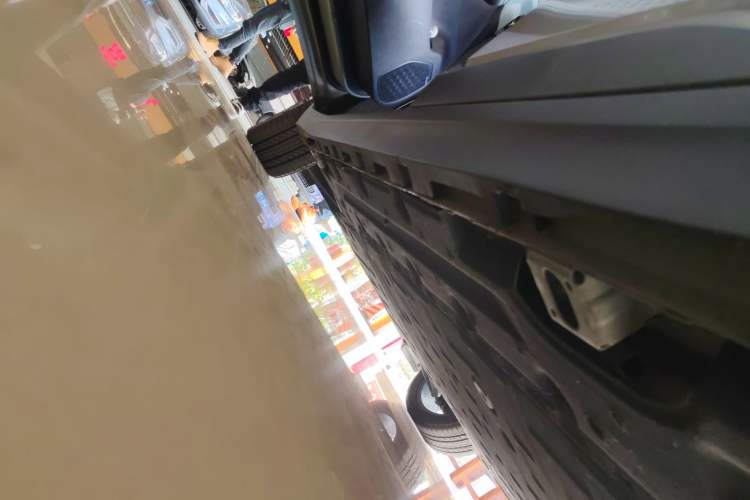 Used AION Y 2021 70 Tech Vitality Edition Left Side Sill