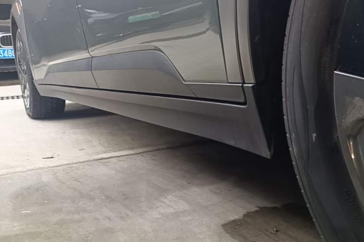 Used AION Y 2021 60 Enjoy Edition Left Side Sill
