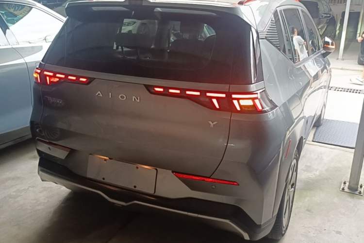 Used AION Y 2021 60 Enjoy Edition Rear Right 45 Deg