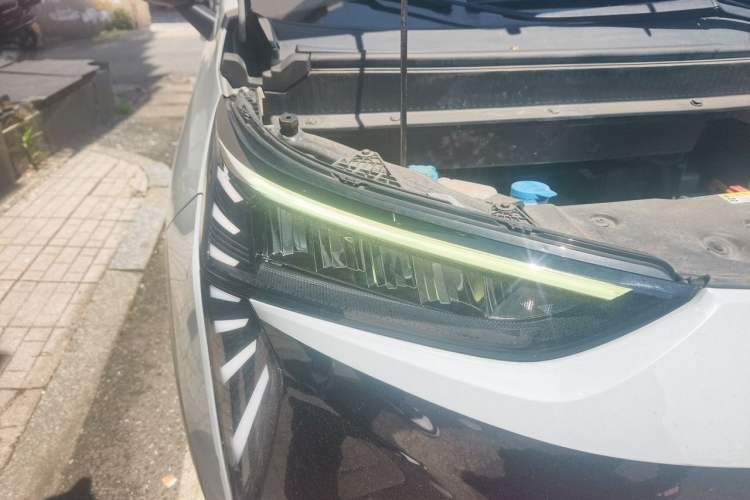 Used AION Y 2021 70 Intelligent Edition Right Front Headlight