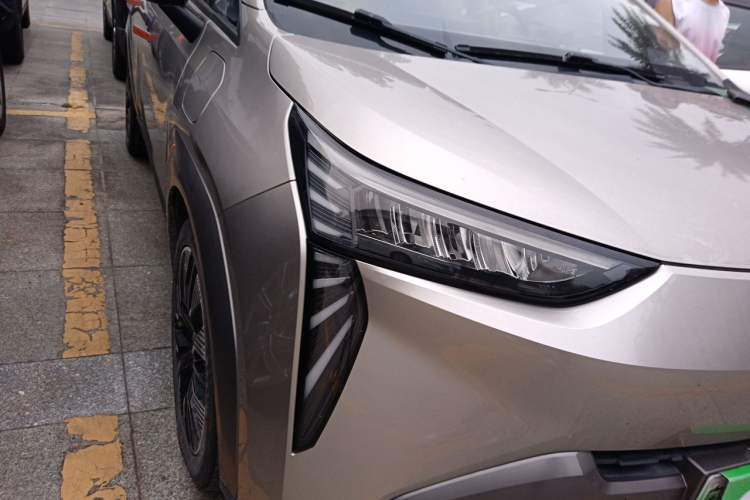 Used AION Y 2021 70 Tech Vitality Edition Right Front Headlight