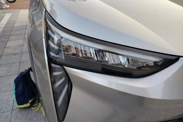 Used AION Y 2021 70 Tech Vitality Edition Right Front Headlight