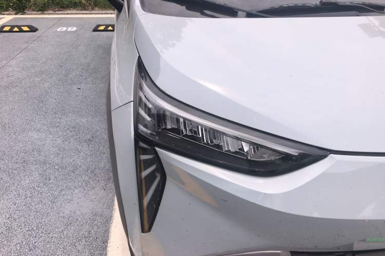 Used AION Y 2021 70 Enjoyment Tech Edition Right Front Headlight