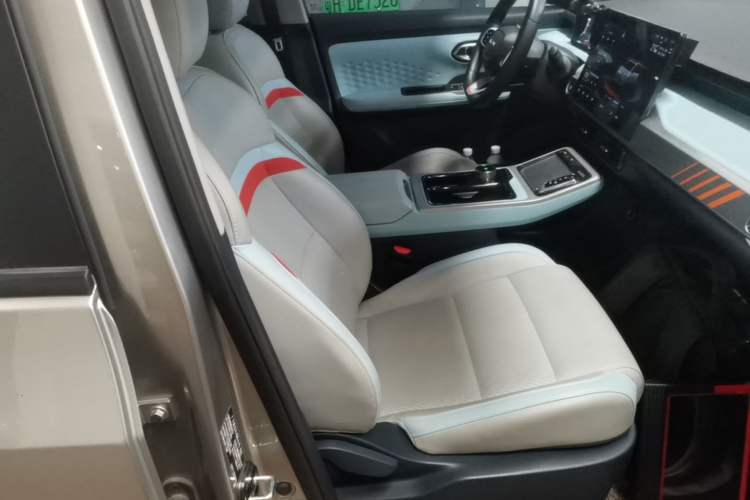 Used AION Y 2021 70 Intelligent Dynamic Edition Right Front Seat