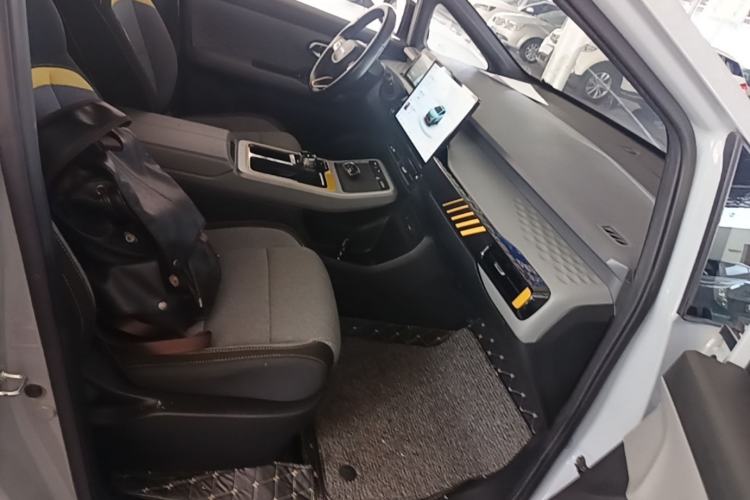 Used AION Y 2021 70 Enjoy Vitality Edition Right Front Seat