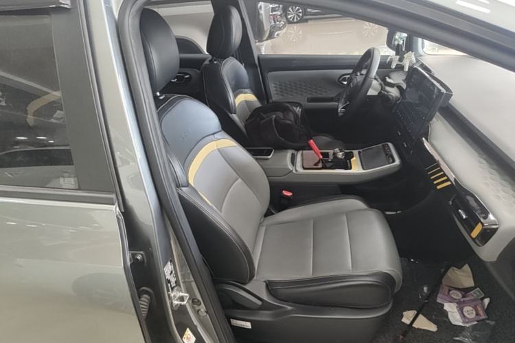 Used AION Y 2021 70 Enjoyment Tech Edition Right Front Seat