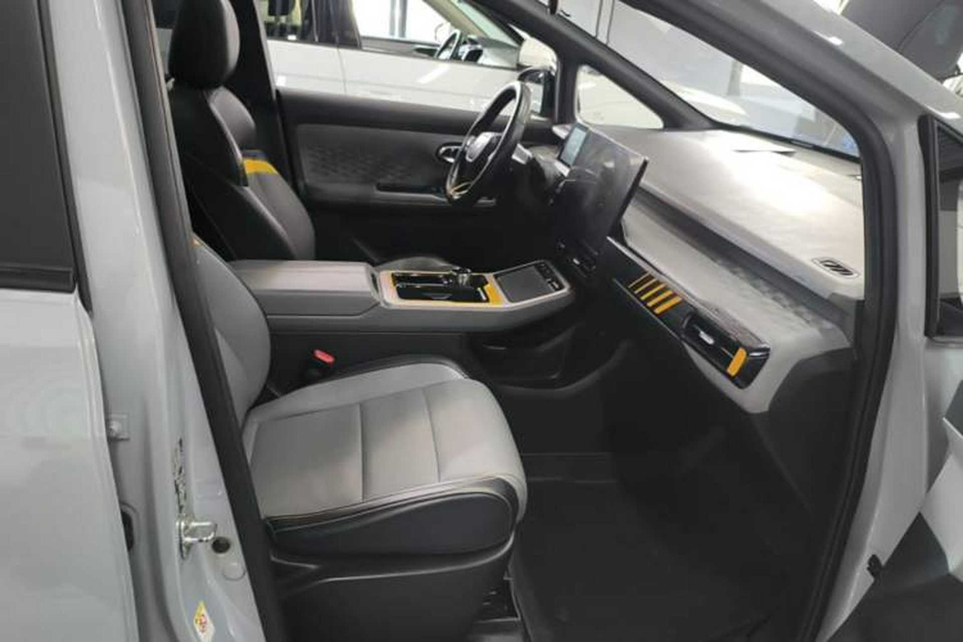 Used AION Y 2021 70 Intelligent Dynamic Edition Right Front Seat