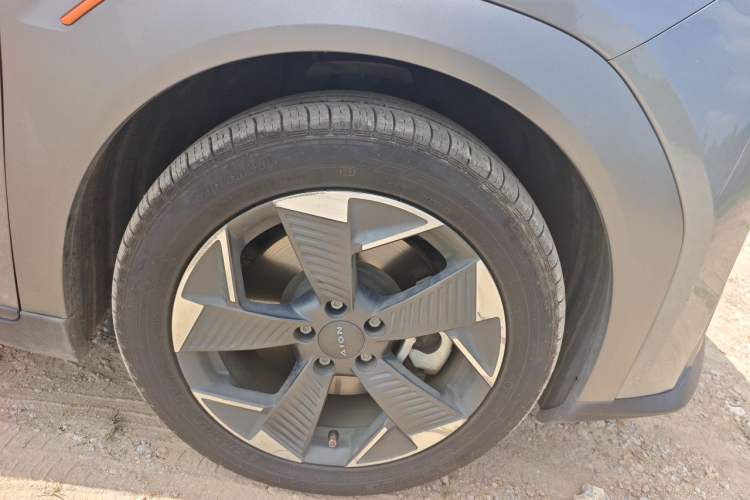 Used AION Y 2021 70 Intelligent Dynamic Edition Right Front Wheel Hub