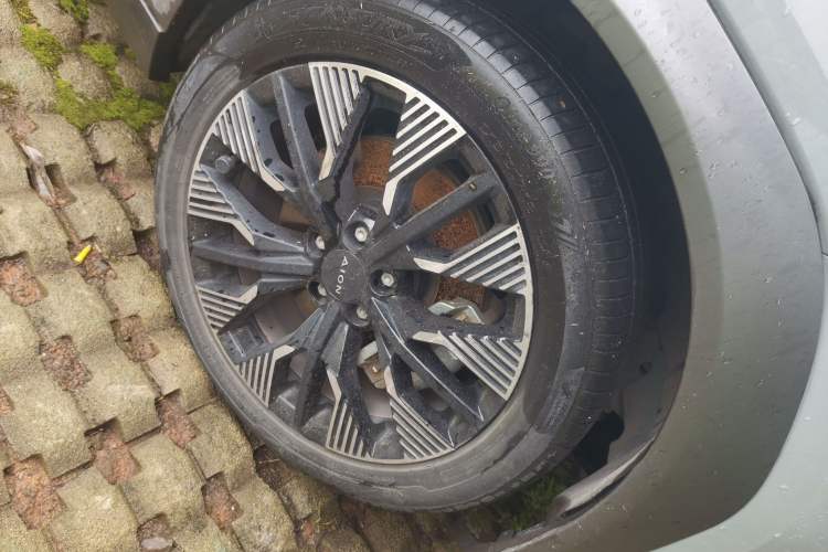 Used AION Y 2021 70 Intelligent Edition Right Front Wheel Hub