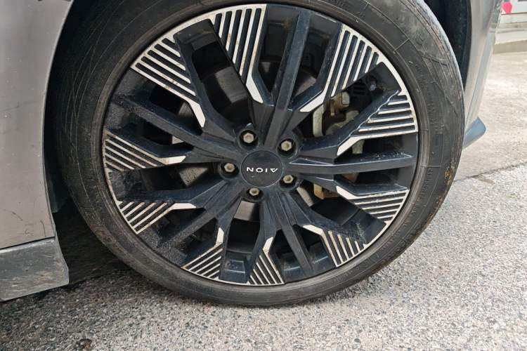 Used AION Y 2021 80 Enjoyment Tech Edition Right Front Wheel Hub