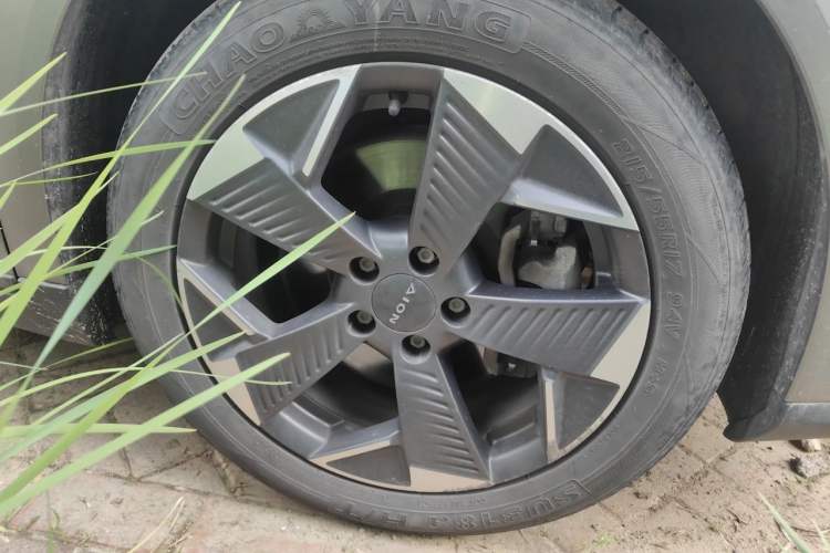 Used AION Y 2021 70 Tech Vitality Edition Right Front Wheel Hub
