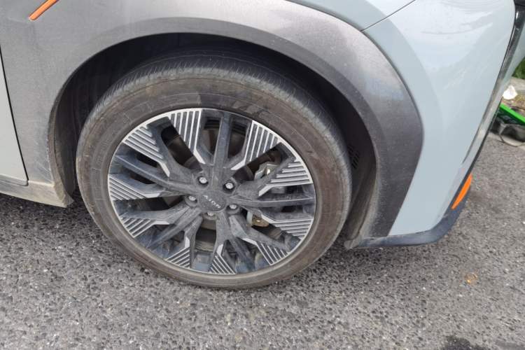 Used AION Y 2021 70 Enjoyment Tech Edition Right Front Wheel Hub