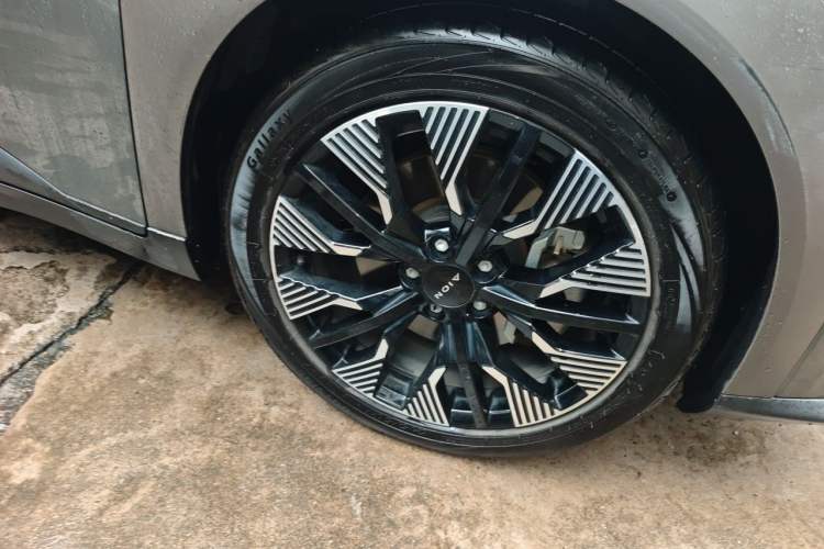 Used AION Y 2021 70 Tech Vitality Edition Right Front Wheel Hub