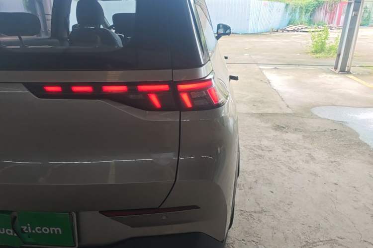 Used AION Y 2021 70 Intelligent Dynamic Edition Right Rear Taillight