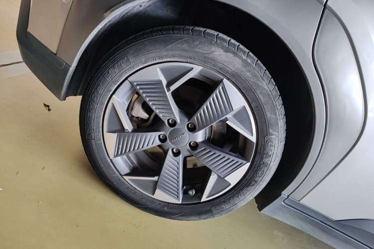 Used AION Y 2021 70 Tech Vitality Edition Right Rear Wheel Hub