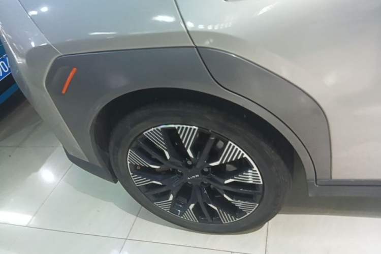 Used AION Y 2021 70 Enjoyment Tech Edition Right Rear Wheel Hub