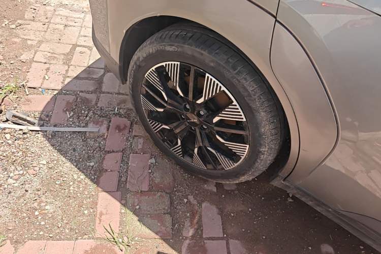 Used AION Y 2021 70 Enjoyment Tech Edition Right Rear Wheel Hub