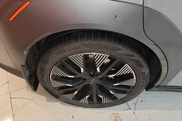 Used AION Y 2021 80 Enjoyment Tech Edition Right Rear Wheel Hub