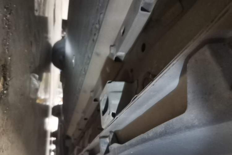 Used AION Y 2021 70 Intelligent Dynamic Edition Right Side Sill