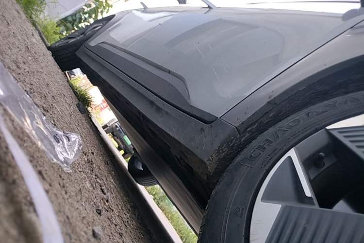 Used AION Y 2021 70 Intelligent Edition Right Side Sill