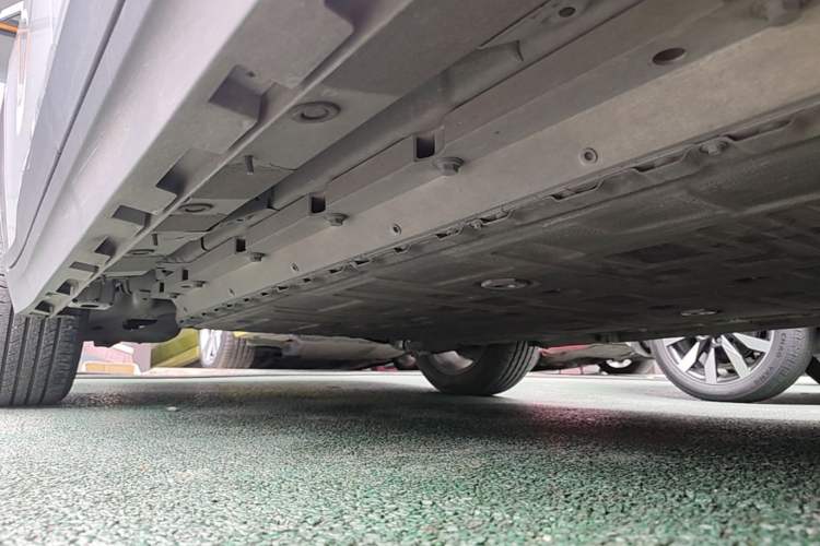 Used AION Y 2021 70 Intelligent Dynamic Edition Right Side Sill