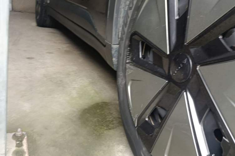 Used AION Y 2021 60 Enjoy Edition Right Side Sill