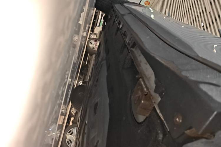Used AION Y 2021 80 Enjoyment Tech Edition Right Side Sill