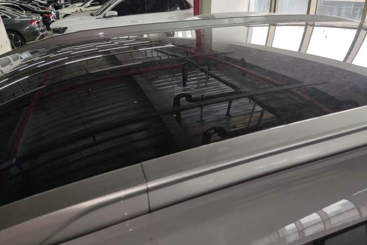 Used AION Y 2021 70 Intelligent Dynamic Edition Roof
