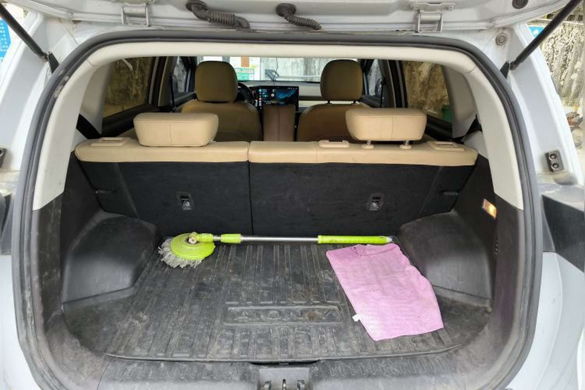 Used AION Y 2021 70 Intelligent Dynamic Edition Trunk