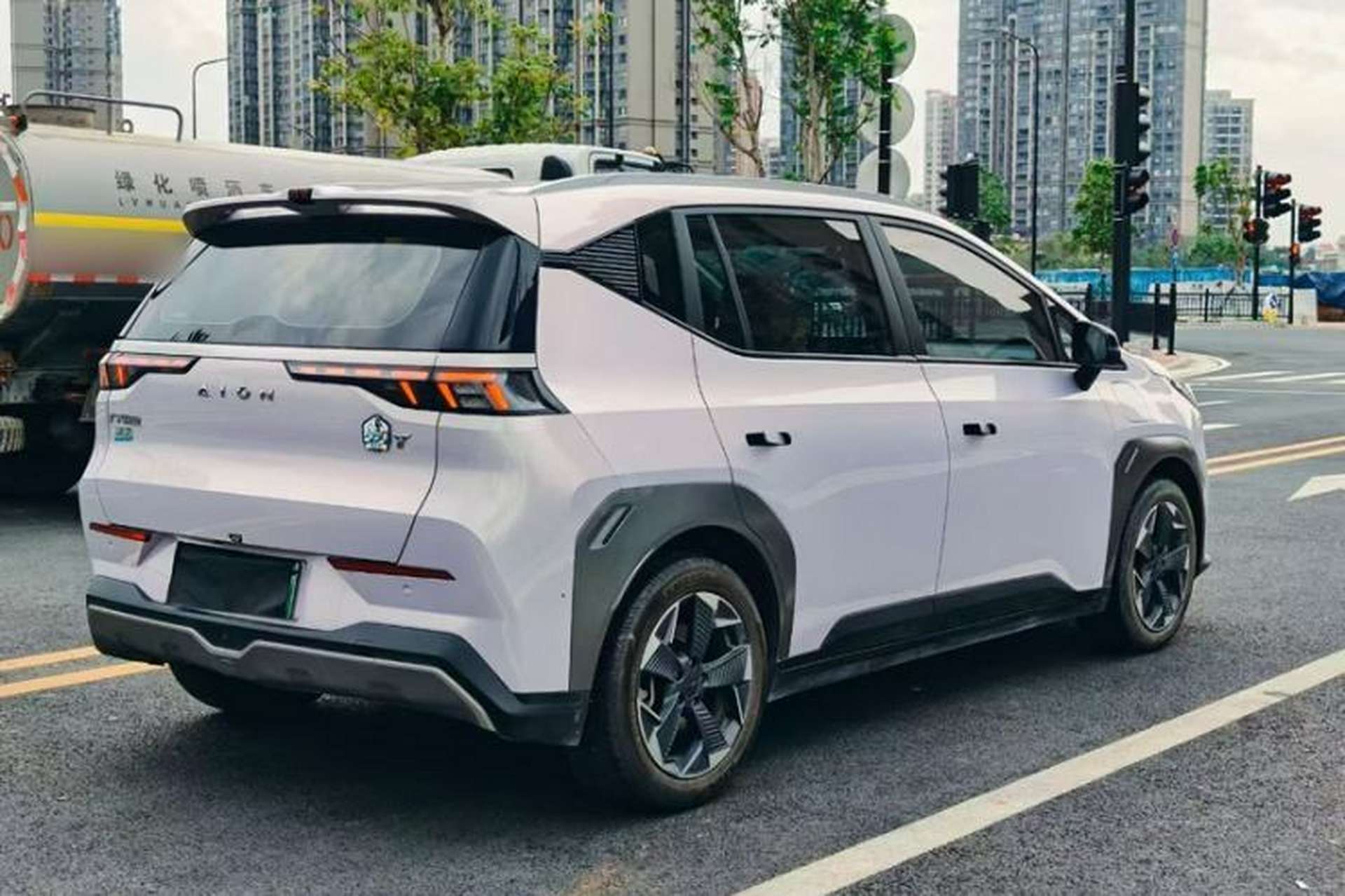 Used AION Y 2021 70 Intelligent Dynamic Edition Exterior 6
