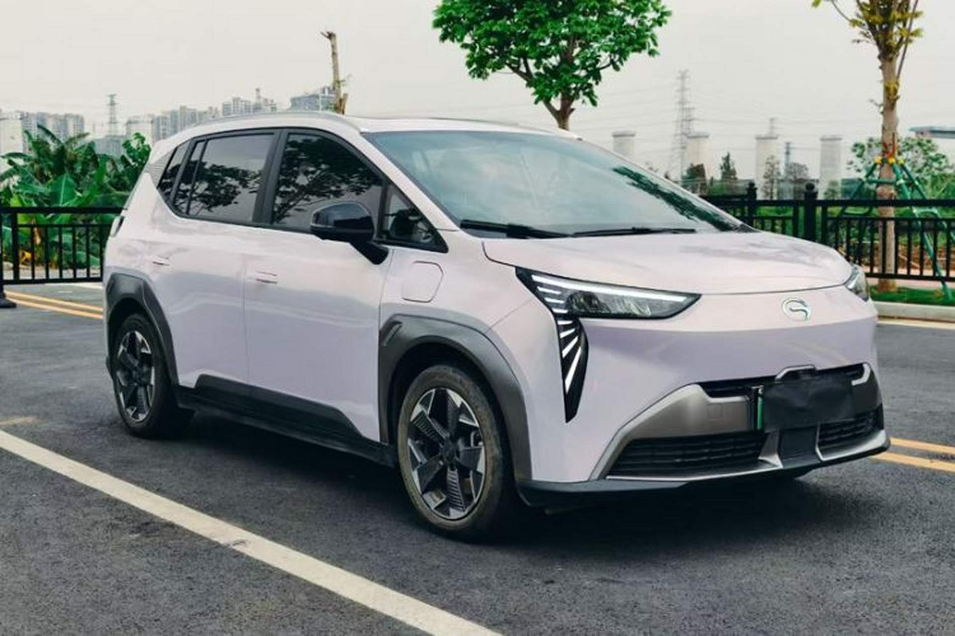 Used AION Y 2021 70 Intelligent Dynamic Edition Exterior 8