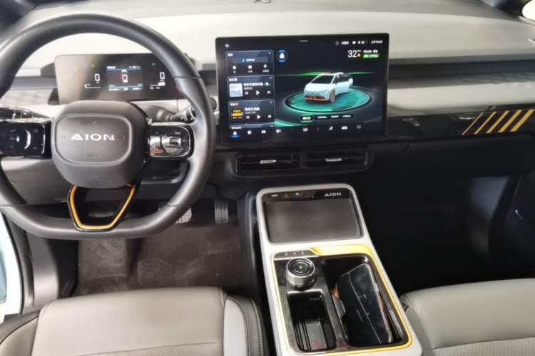 Used AION Y 2021 60 Enjoy Edition Center Console