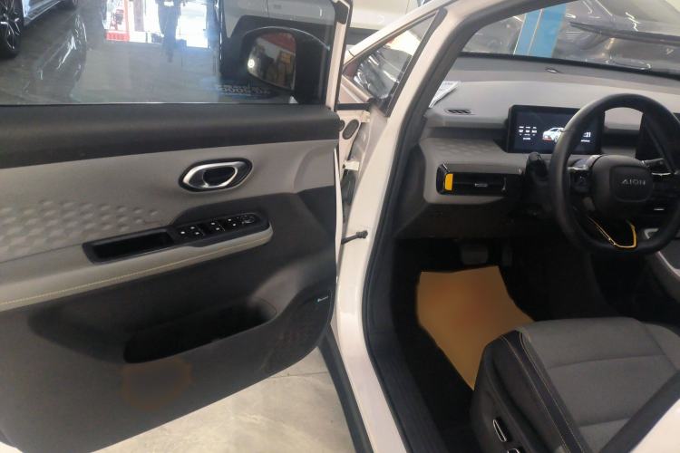 Used AION Y 2021 70 Intelligent Dynamic Edition Interior 2