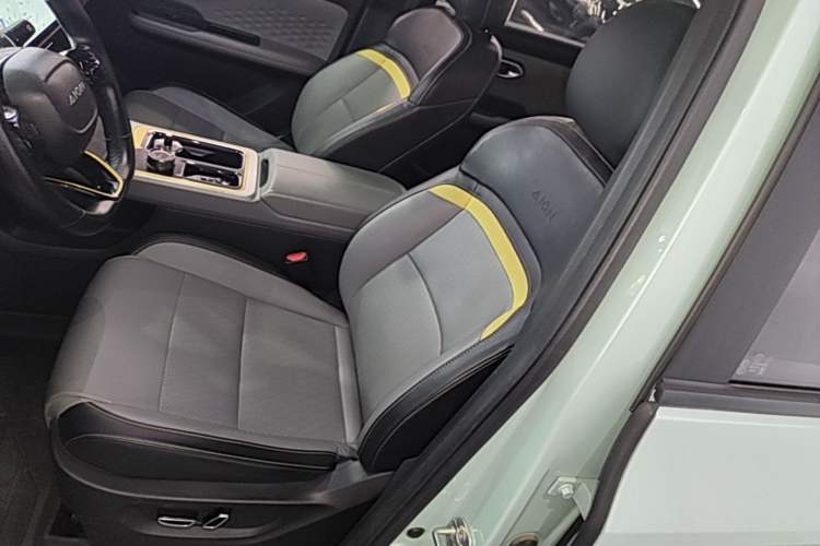 Used AION Y 2021 70 Intelligent Dynamic Edition Left Front Seat