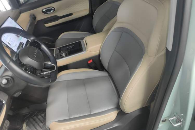 Used AION Y 2021 70 Intelligent Dynamic Edition Left Front Seat