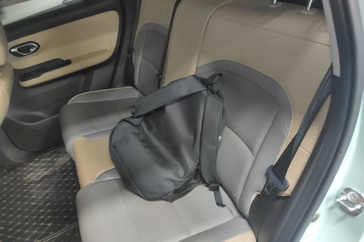 Used AION Y 2021 70 Intelligent Dynamic Edition Left Rear Seat