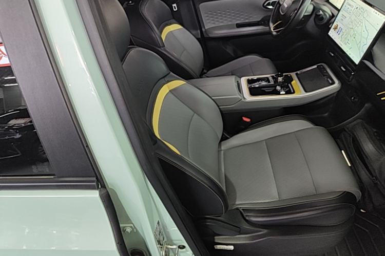 Used AION Y 2021 70 Intelligent Dynamic Edition Right Front Seat