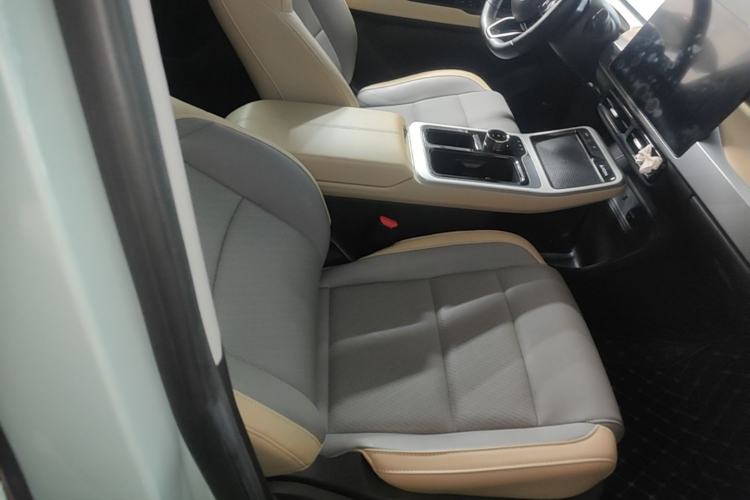Used AION Y 2021 70 Intelligent Dynamic Edition Right Front Seat