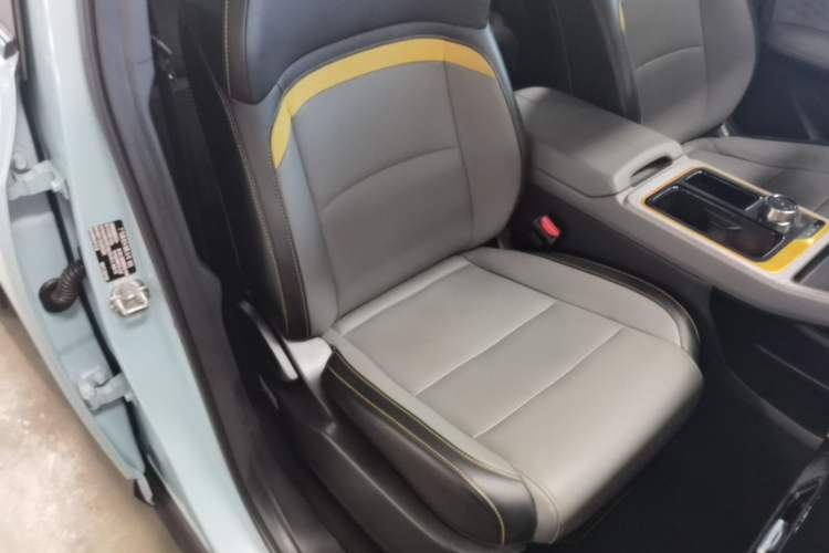 Used AION Y 2021 60 Enjoy Edition Right Front Seat