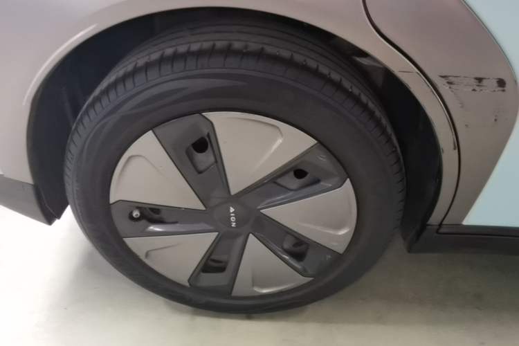Used AION Y 2021 60 Enjoy Edition Right Rear Wheel Hub