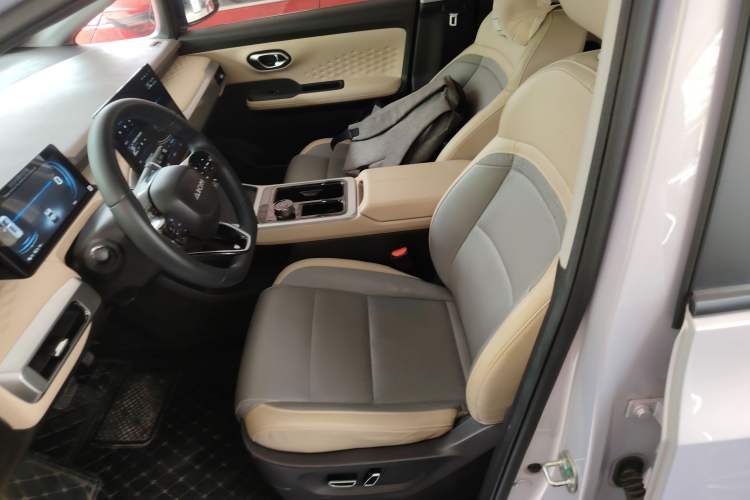 Used AION Y 2021 70 Intelligent Dynamic Edition Left Front Seat