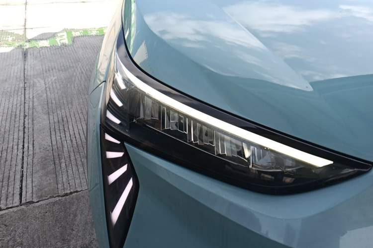 Used AION Y 2021 70 Enjoyment Tech Edition Right Front Headlight