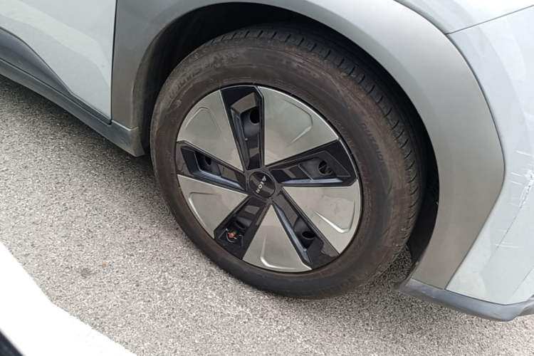 Used AION Y 2021 60 Enjoy Edition Right Front Wheel Hub