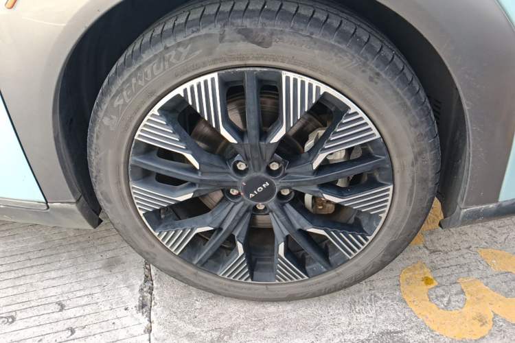Used AION Y 2021 70 Enjoyment Tech Edition Right Front Wheel Hub
