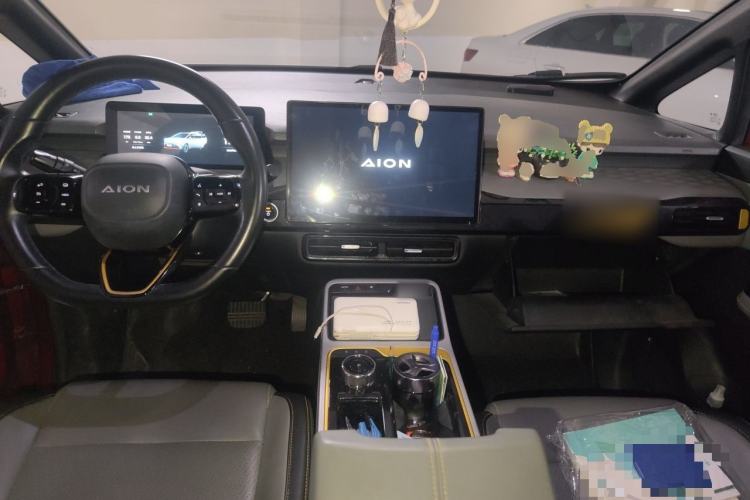 Used AION Y 2021 70 Intelligent Dynamic Edition Center Console