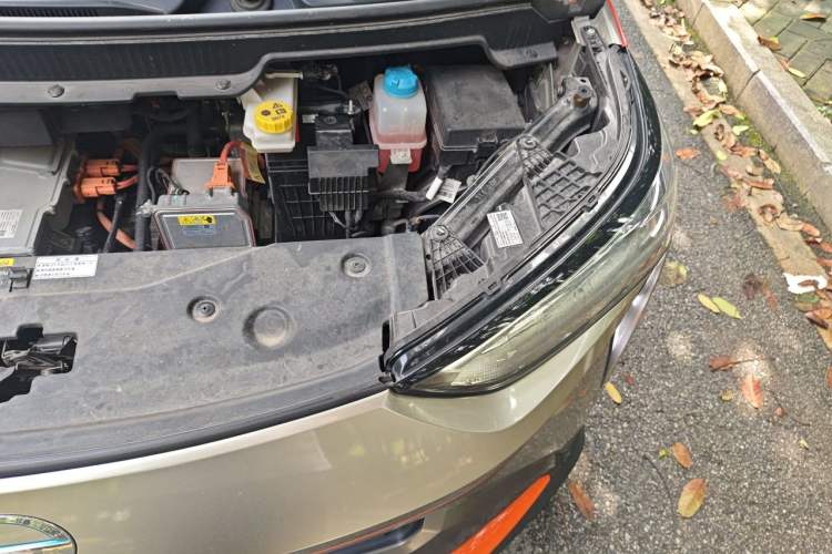 Used AION Y 2021 70 Intelligent Dynamic Edition Engine Bay Left