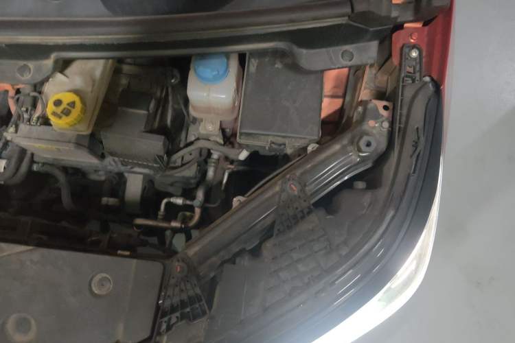 Used AION Y 2021 70 Intelligent Dynamic Edition Engine Bay Left