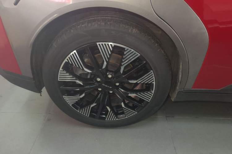 Used AION Y 2021 70 Tech Vitality Edition Exterior 5