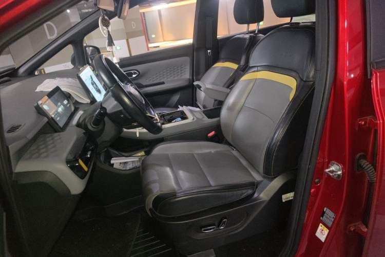 Used AION Y 2021 70 Intelligent Dynamic Edition Left Front Seat