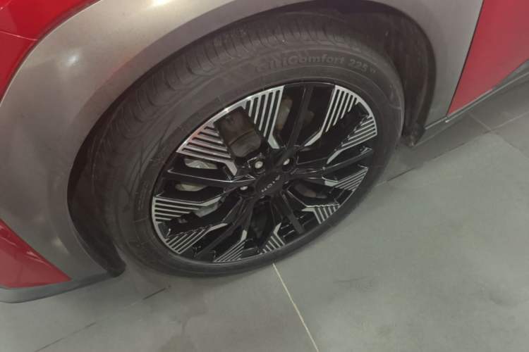 Used AION Y 2021 70 Tech Vitality Edition Left Front Wheel Hub